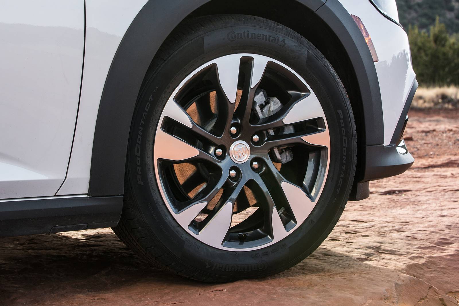 2018 Buick Regal exterior W