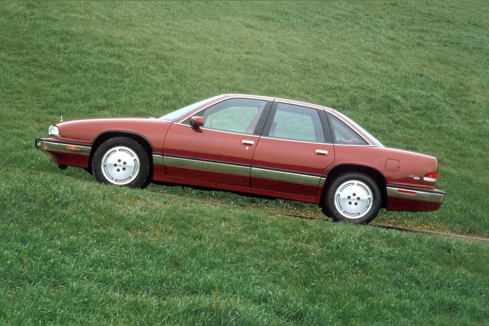1990 Buick Regal exterior FQ