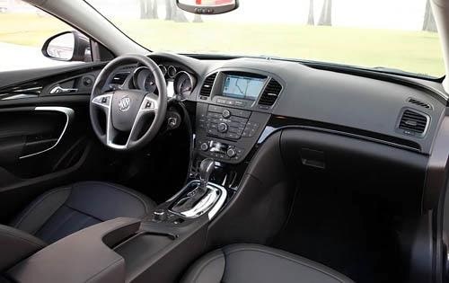 2011 Buick Regal interior I
