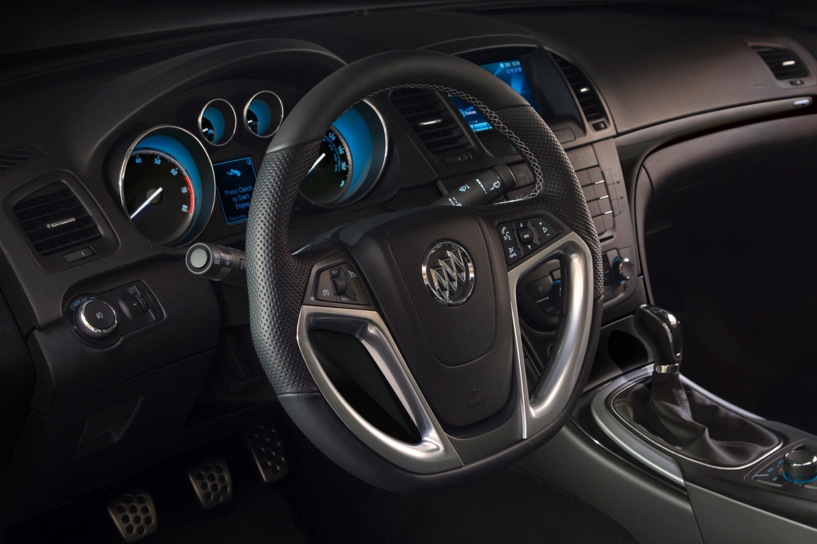 2013 Buick Regal interior D