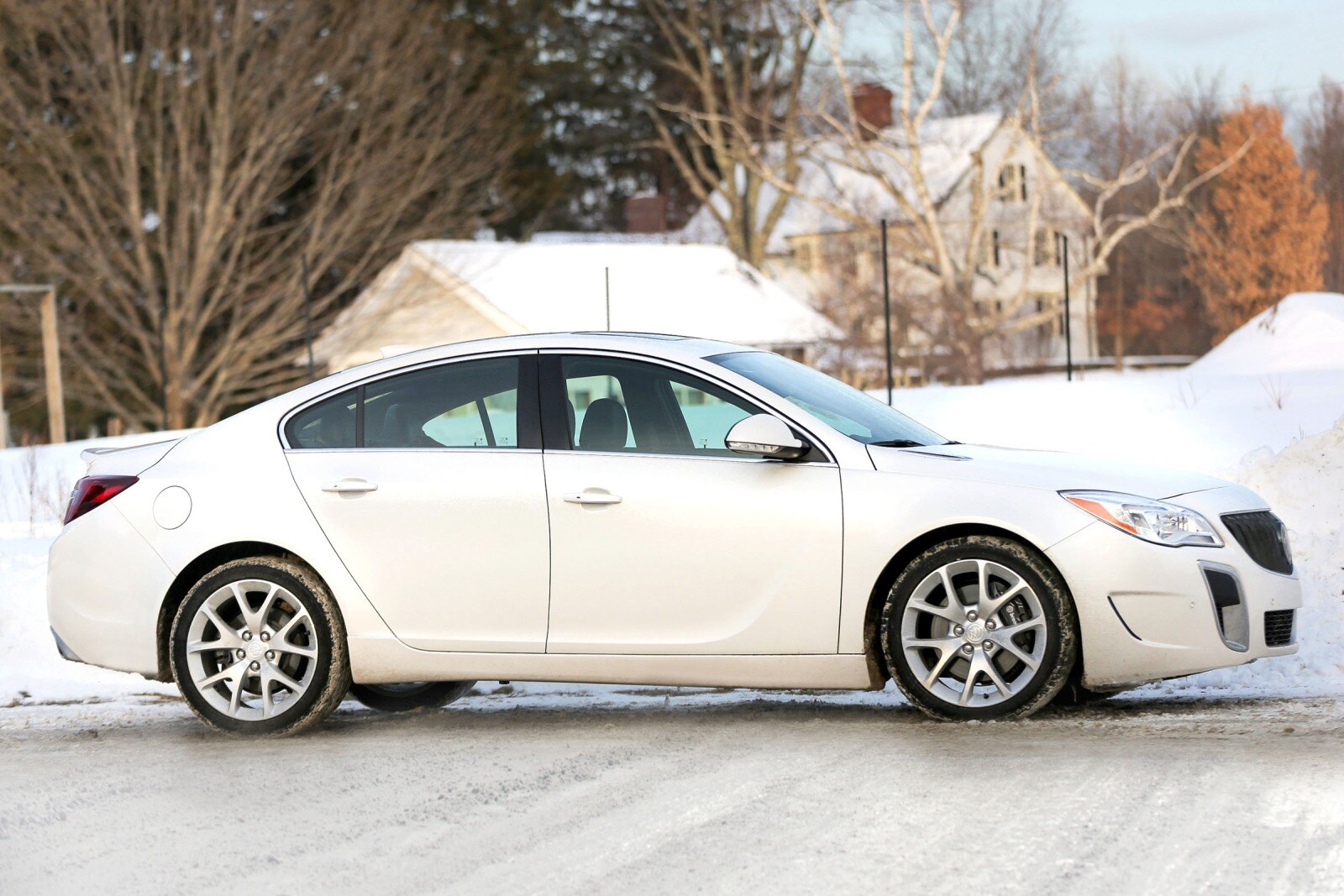 2017 Buick Regal exterior F