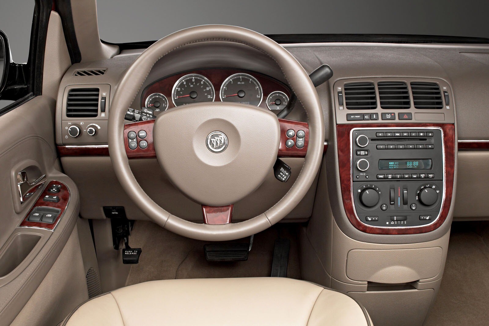 2007 Buick Terraza interior D