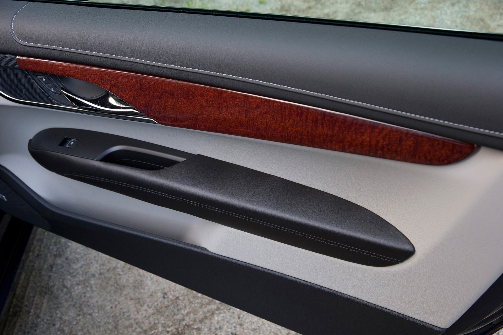 2017 Cadillac ATS front safety DETAIL