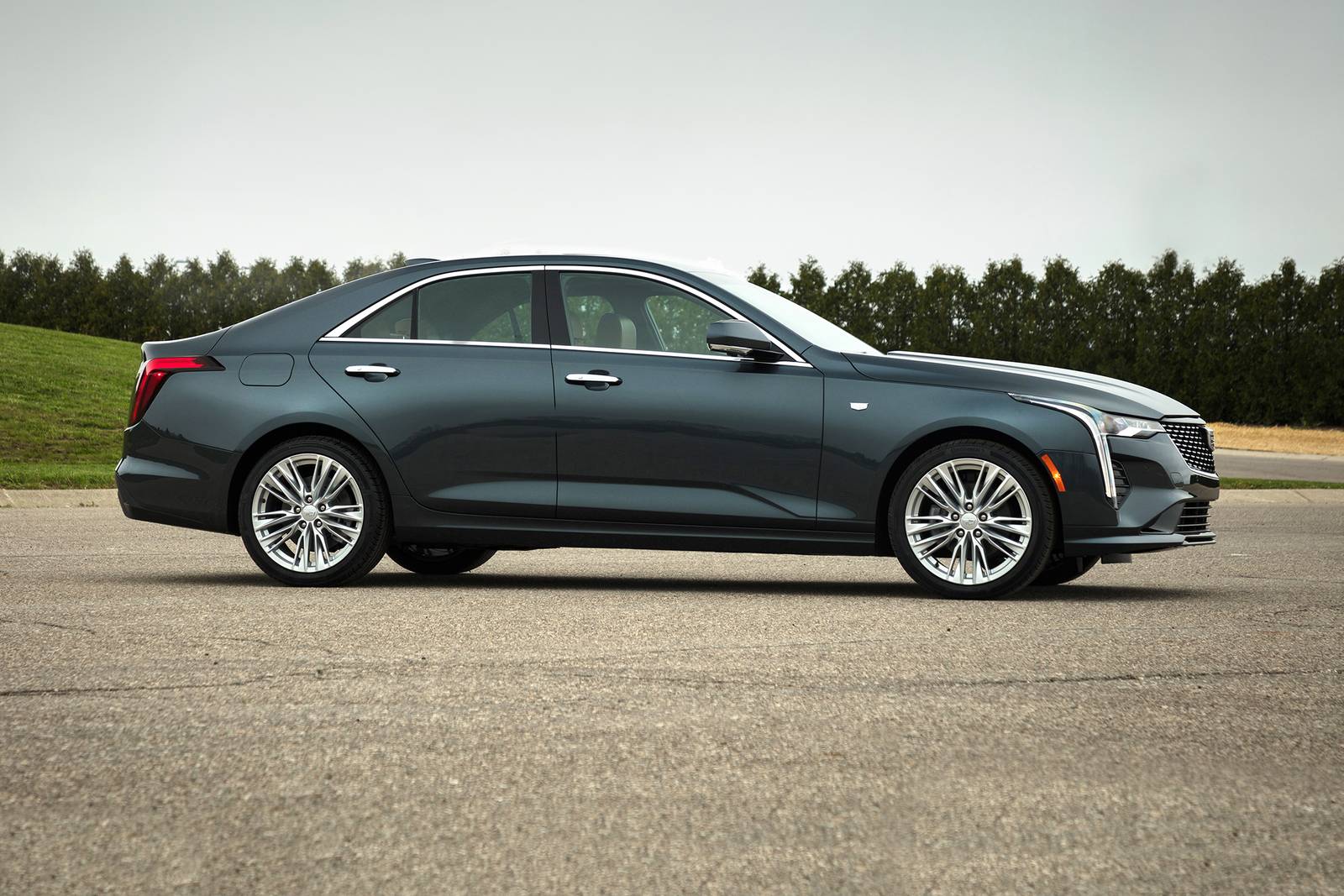 2020 Cadillac CT4 — OEM photo 1