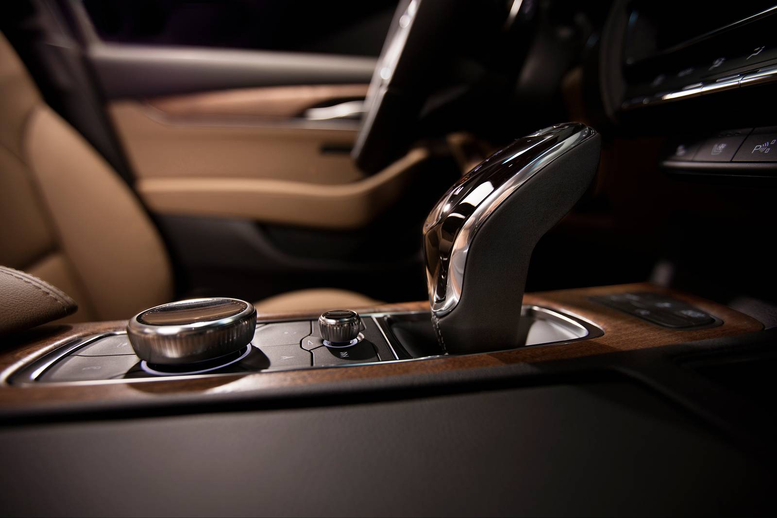 2020 Cadillac Ct5 interior SHF