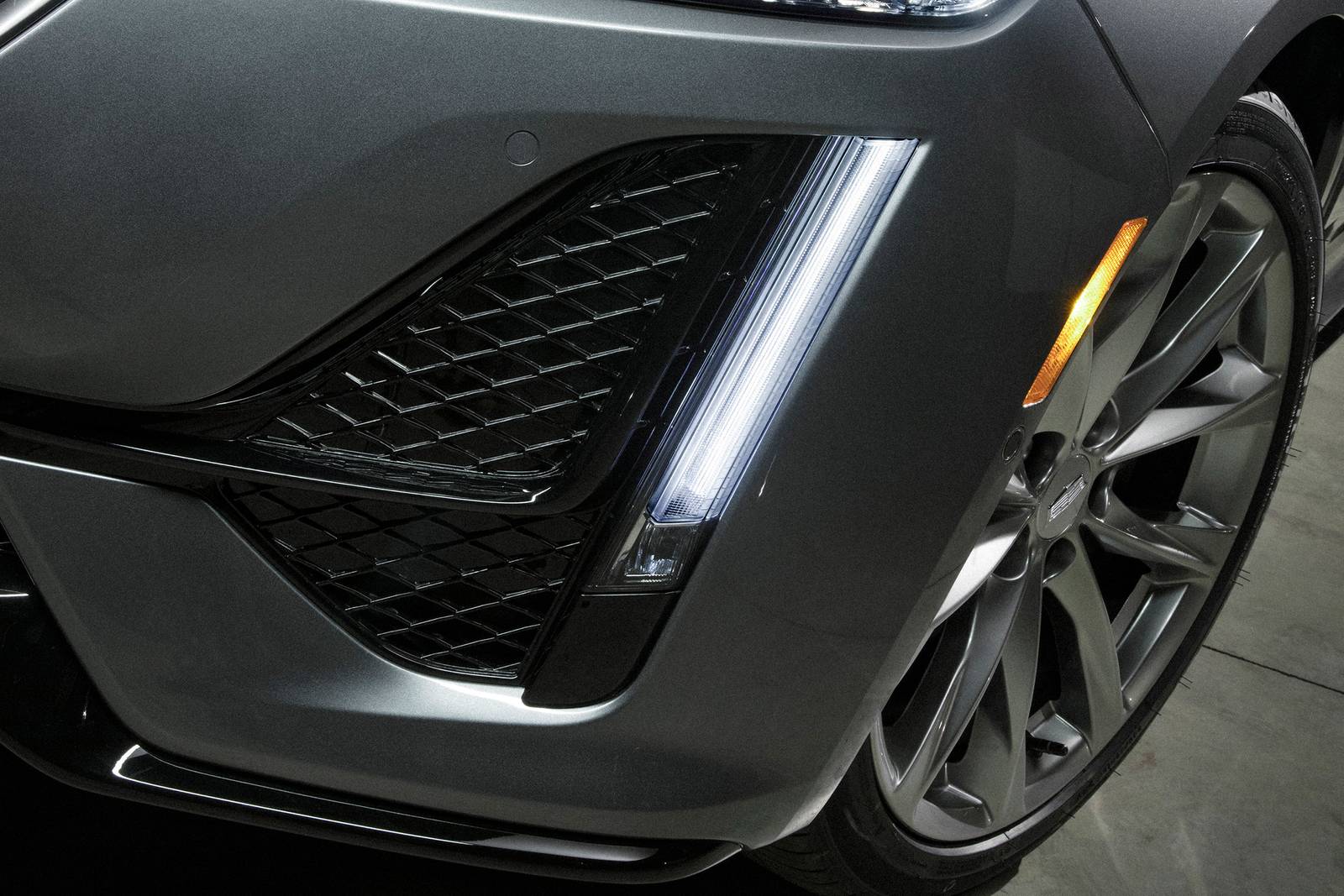2020 Cadillac Ct5 exterior FOG