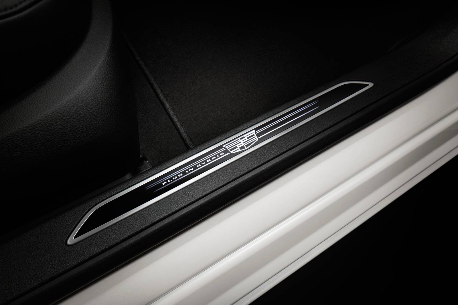 2017 Cadillac CT6 front safety DETAIL