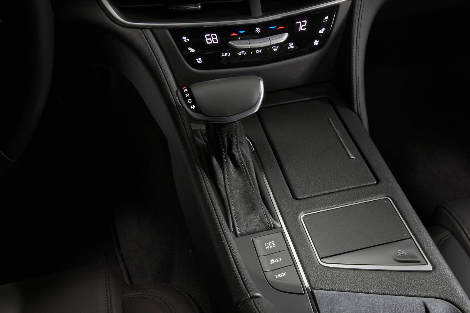 2018 Cadillac Ct6 interior SHF