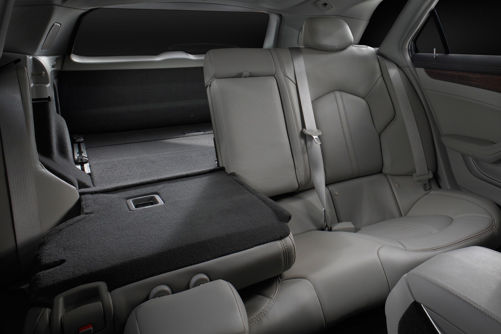 2010 Cadillac Cts interior RI