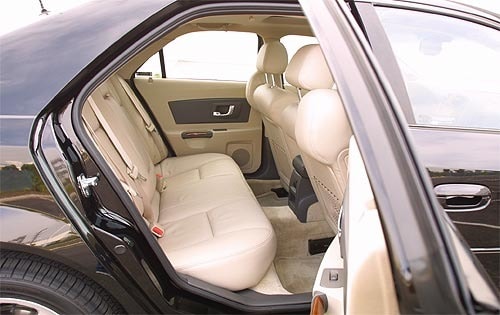 2003 Cadillac CTS interior RI