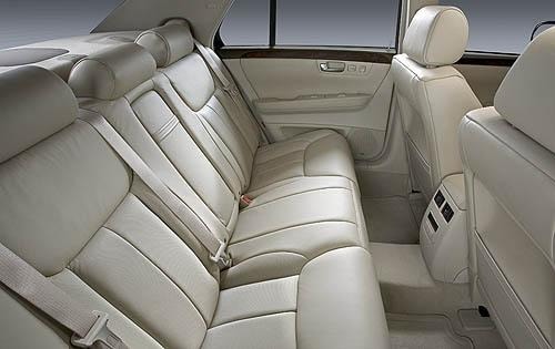 2010 Cadillac Dts interior RI