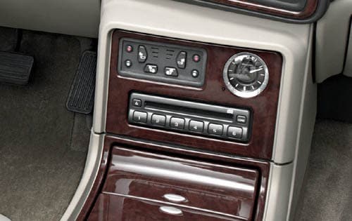 2004 Cadillac Escalade ESV interior DETAIL