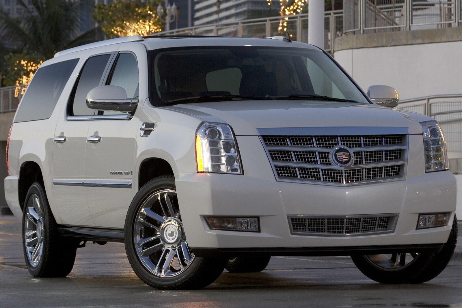 2008 Cadillac Escalade ESV exterior F