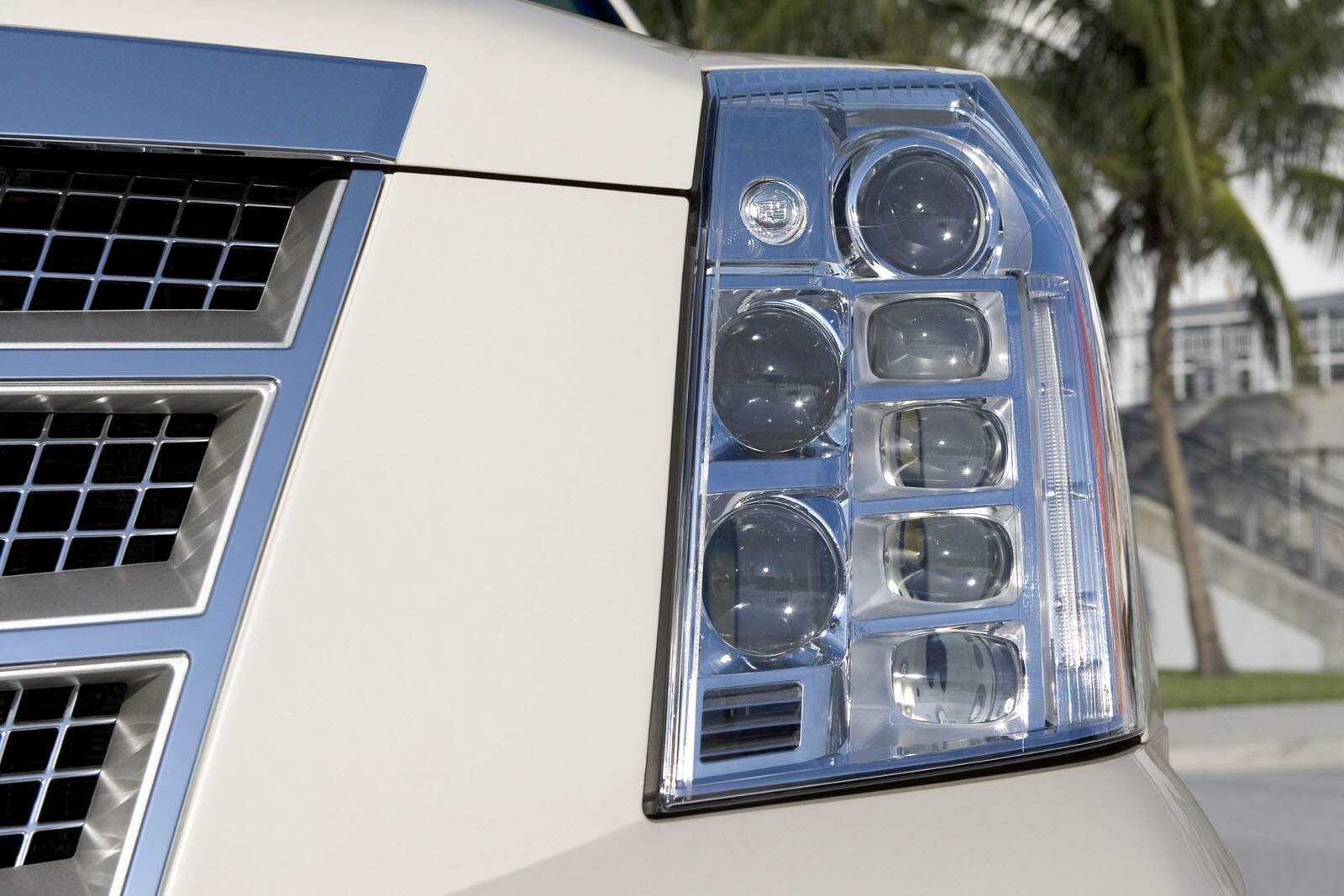 2012 Cadillac Escalade exterior EDETAIL
