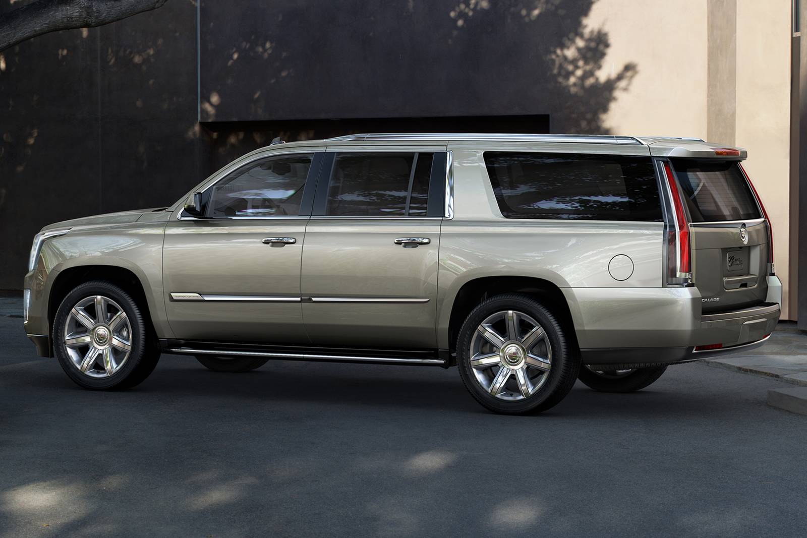 2020 Cadillac Escalade exterior FQ