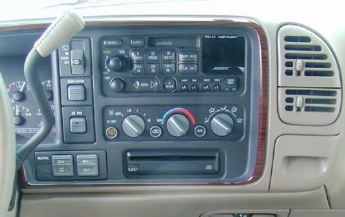2000 Cadillac Escalade interior CC