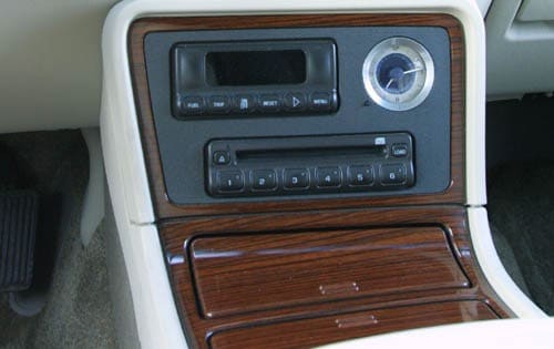 2002 Cadillac Escalade EXT interior CC