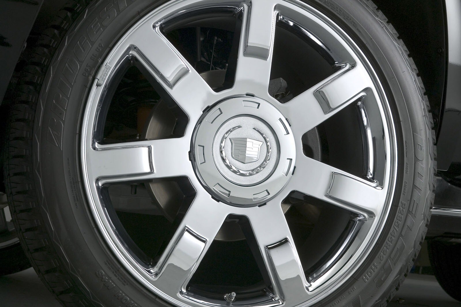2007 Cadillac Escalade — OEM photo 2