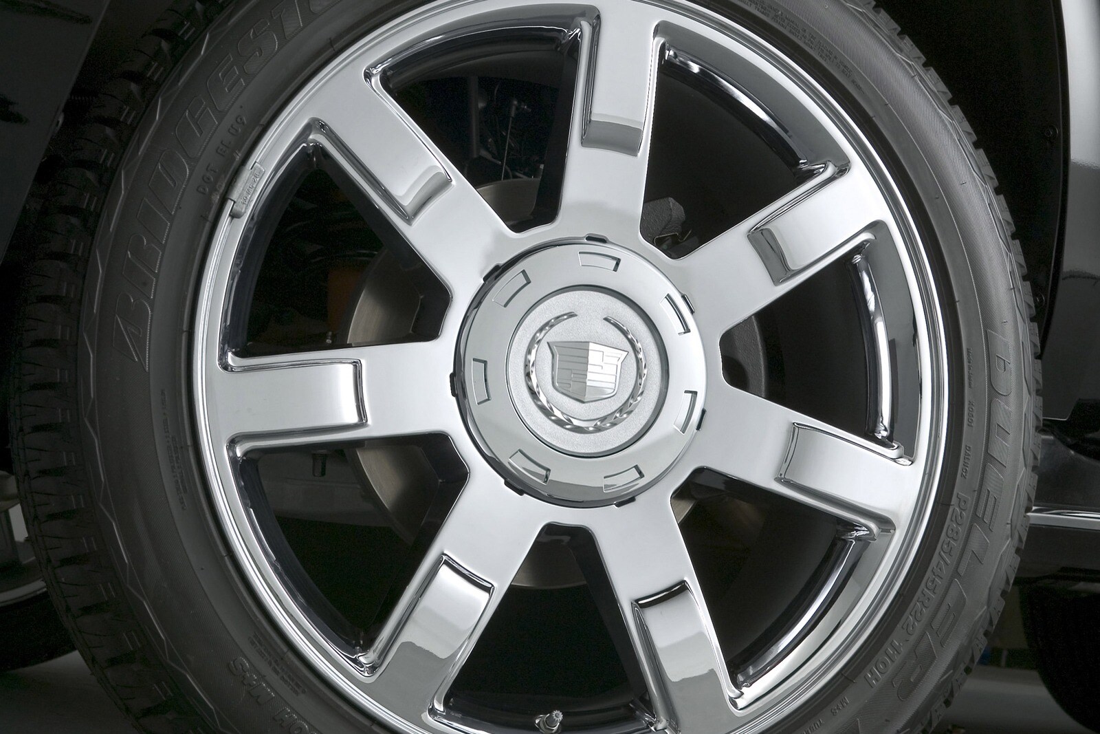 2008 Cadillac Escalade — OEM photo 3