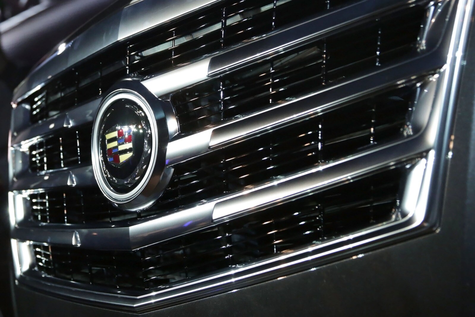 2015 Cadillac Escalade ESV exterior FBDG