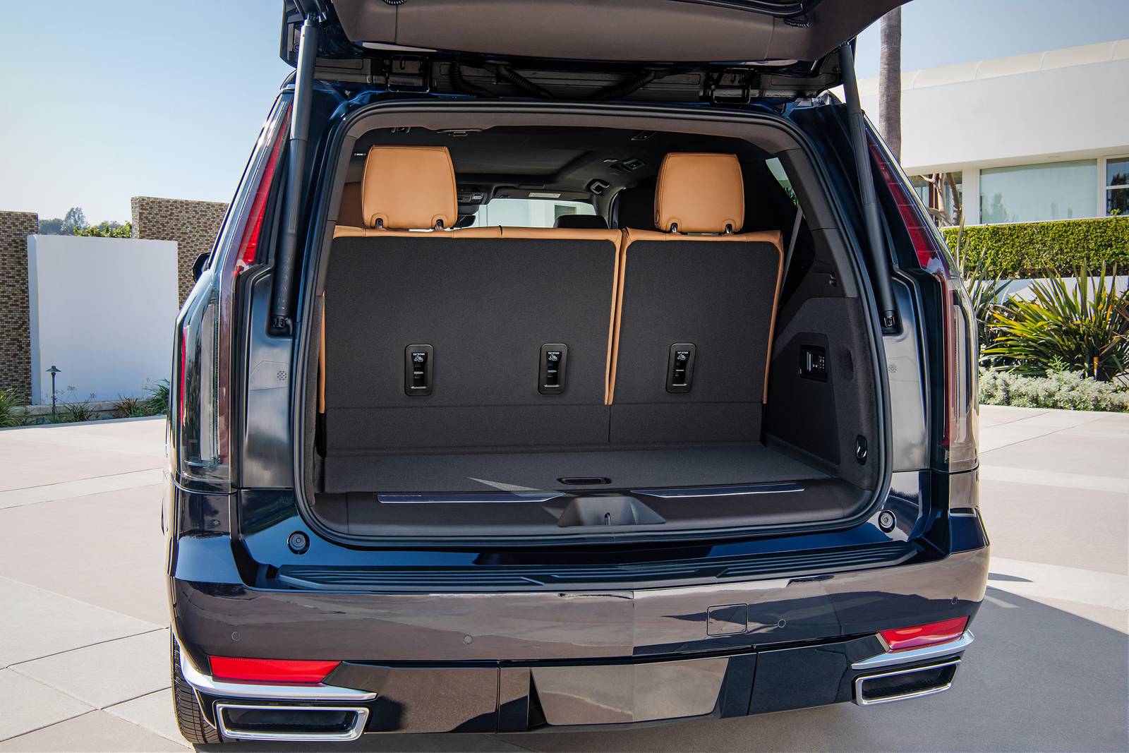 2021 Cadillac Escalade ESV interior CARGO