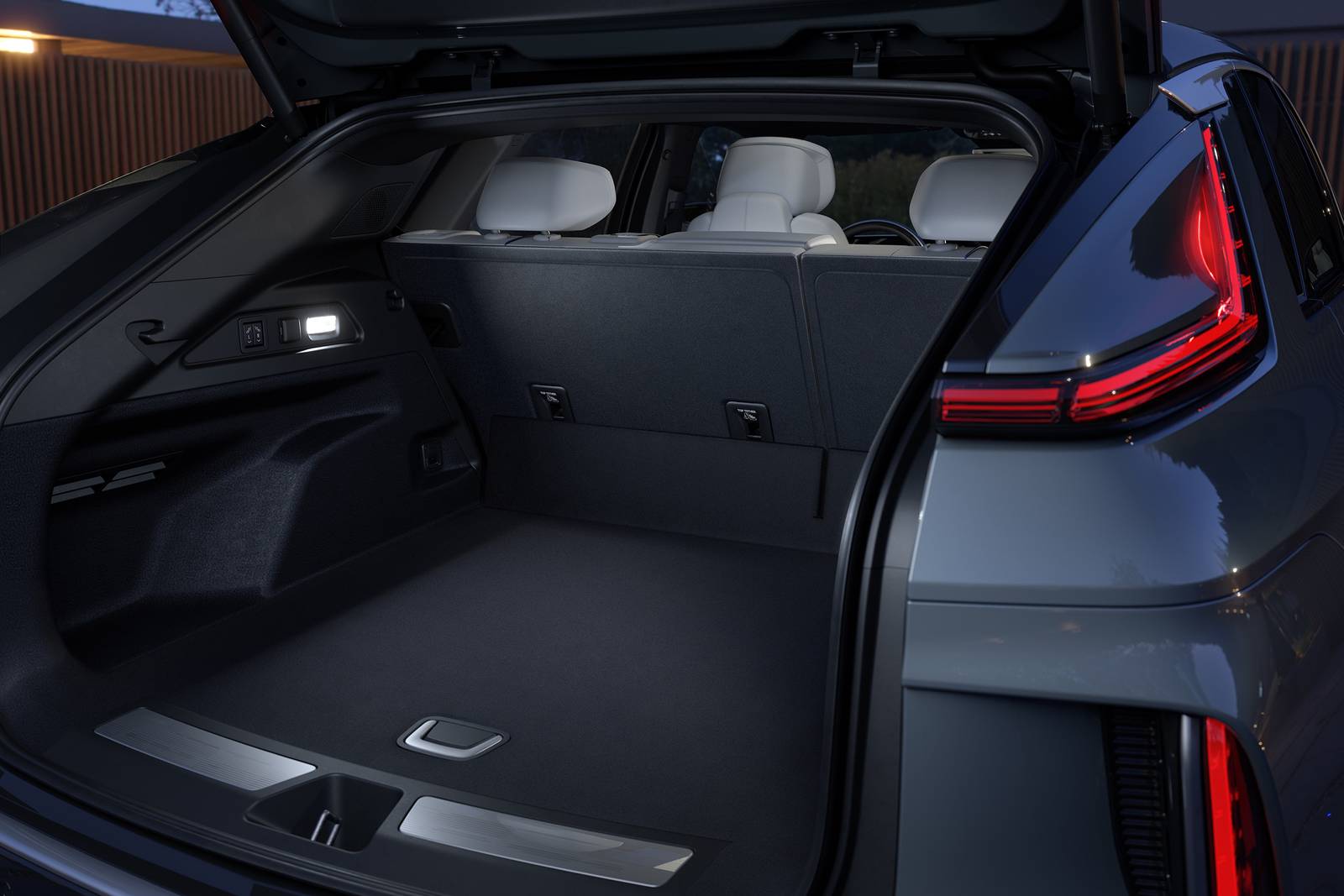 2025 Cadillac LYRIQ interior CARGO