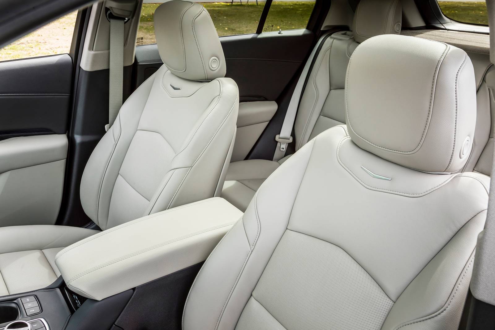 2019 Cadillac Xt4 interior DETAIL