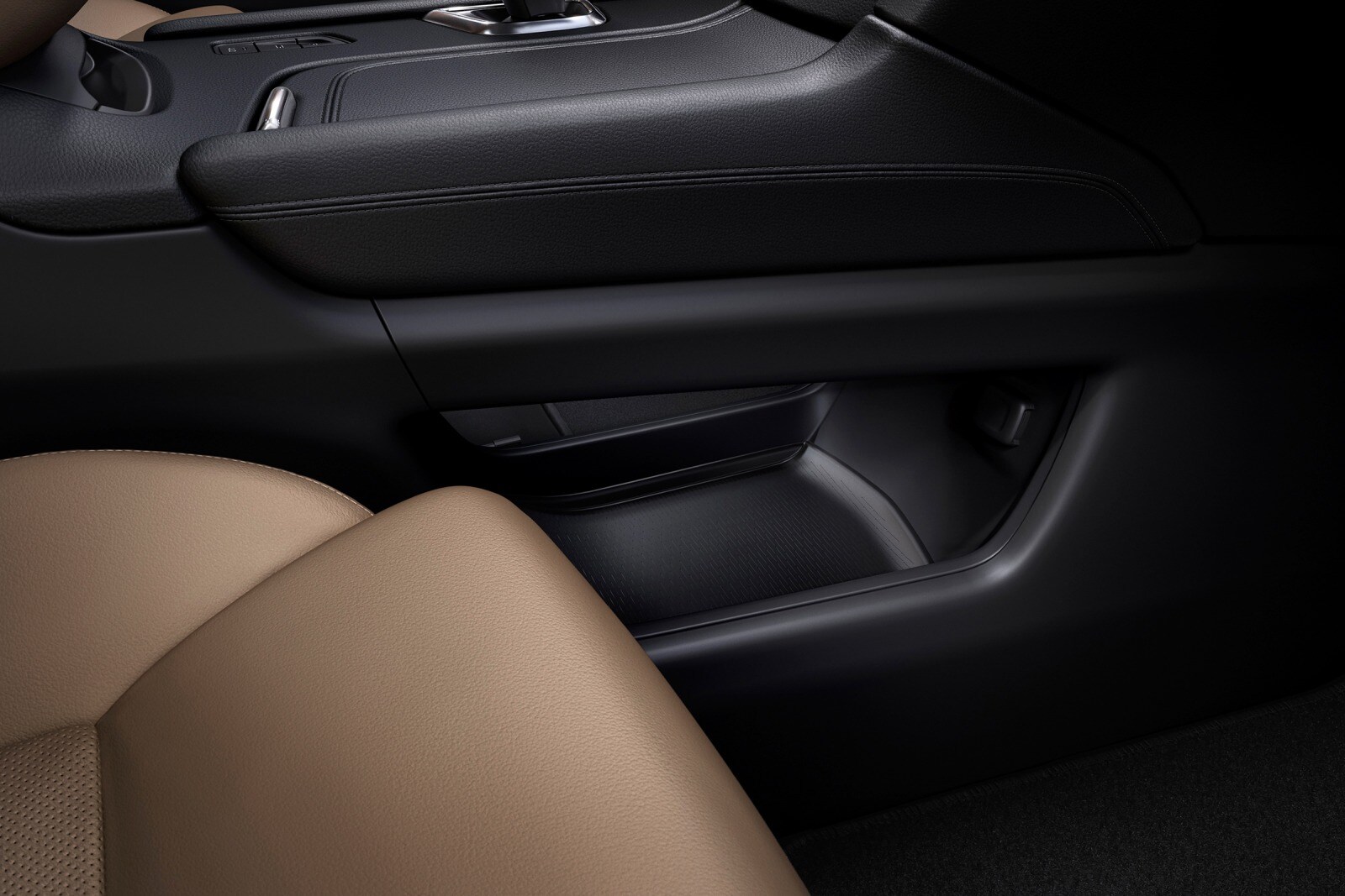 2017 Cadillac XT5 front safety DETAIL