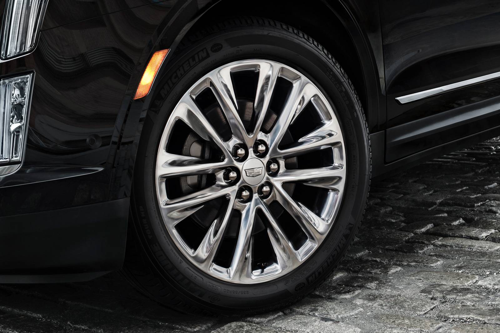 2018 Cadillac Xt5 exterior W