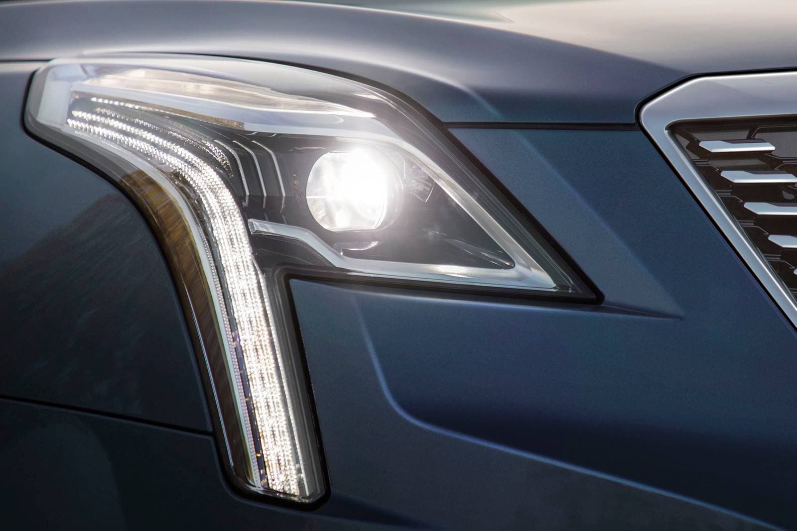 2021 Cadillac XT5 front safety EDETAIL