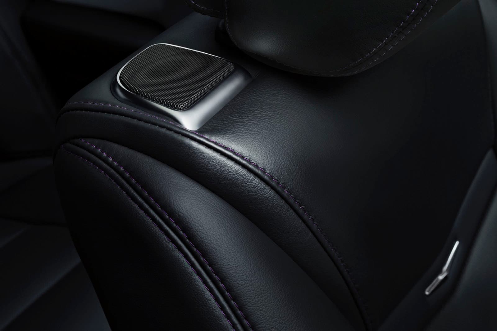 2013 Cadillac XTS front safety DETAIL