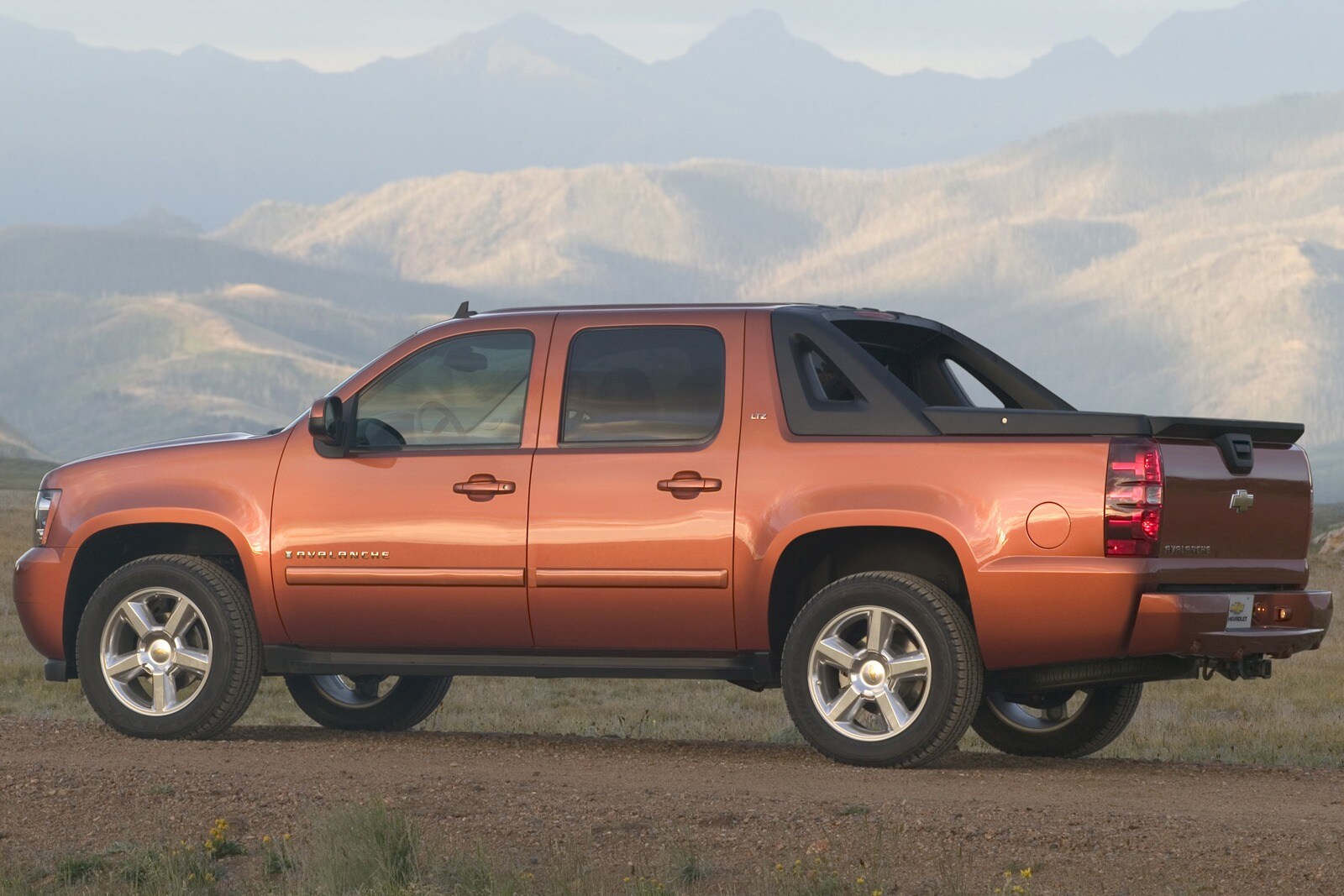 2008 Chevrolet Avalanche LT Crew Cab Pickup Exterior