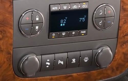 2009 Chevrolet Avalanche interior CC