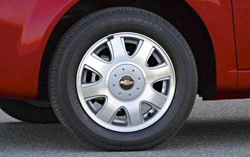 2004 Chevrolet Aveo exterior W