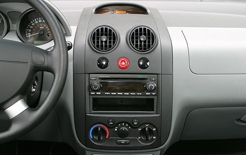 2005 Chevrolet Aveo interior CC