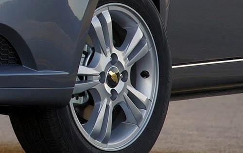 2011 Chevrolet Aveo — OEM photo 3