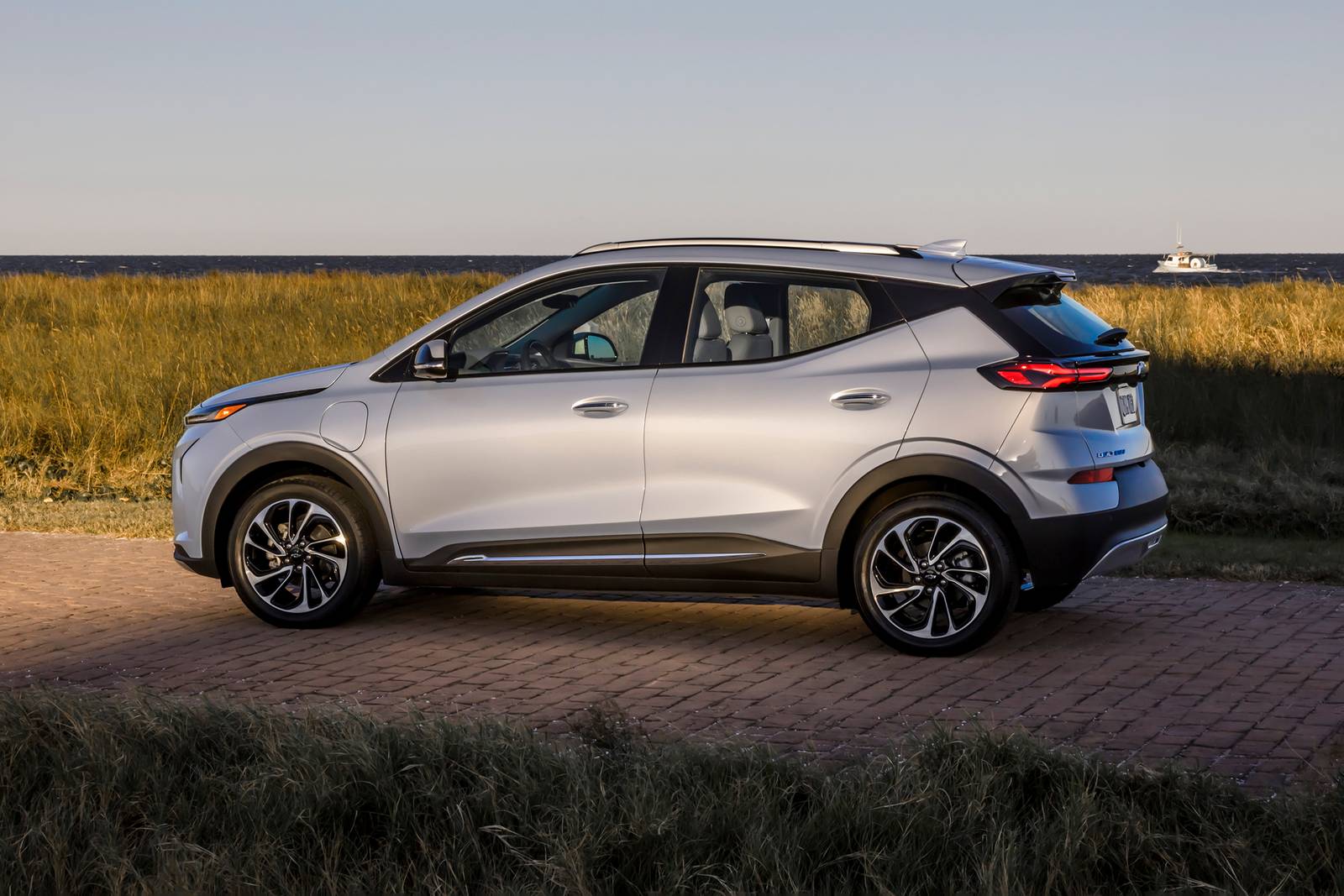 2022 Chevrolet Bolt exterior S
