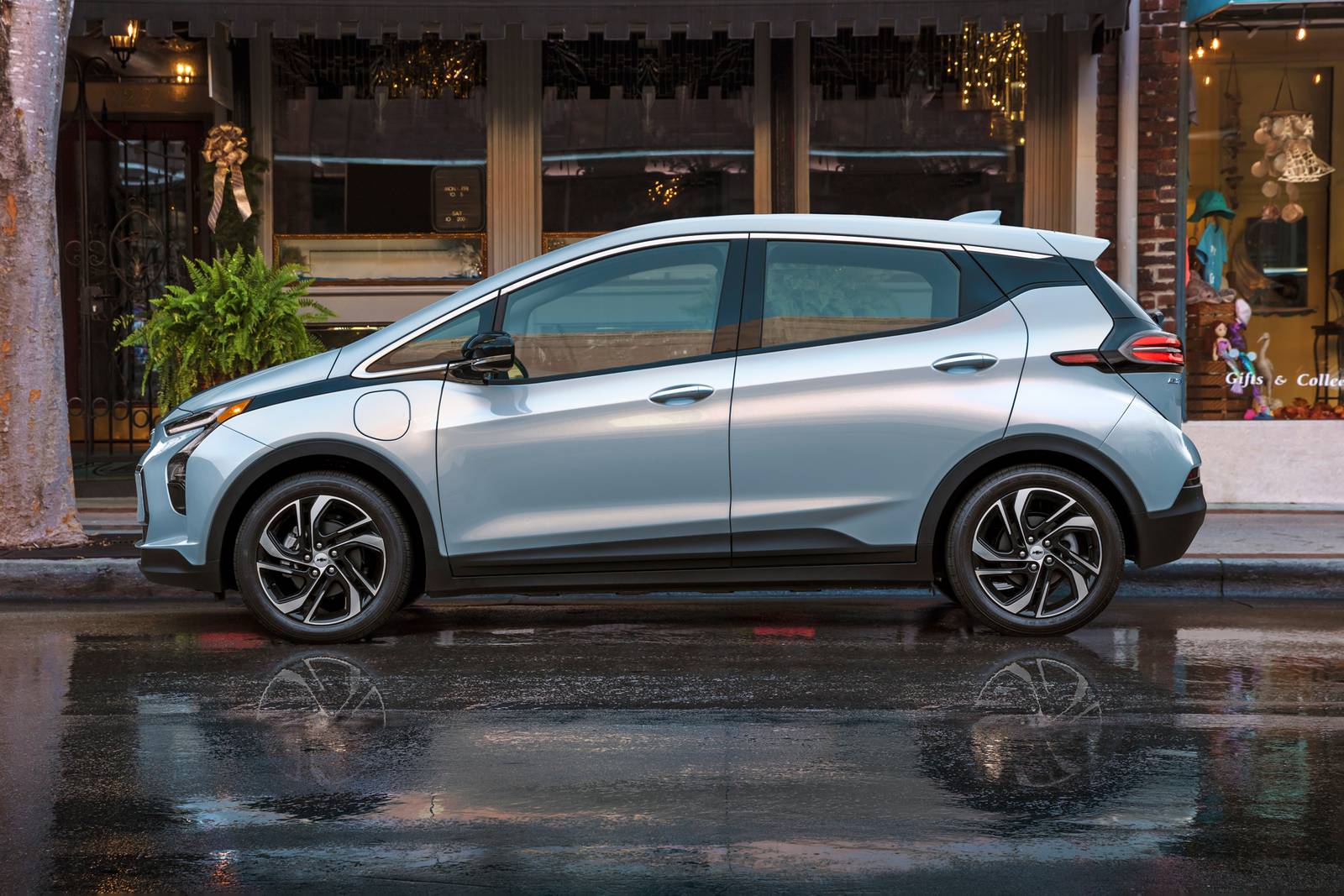 2023 Chevrolet Bolt exterior S