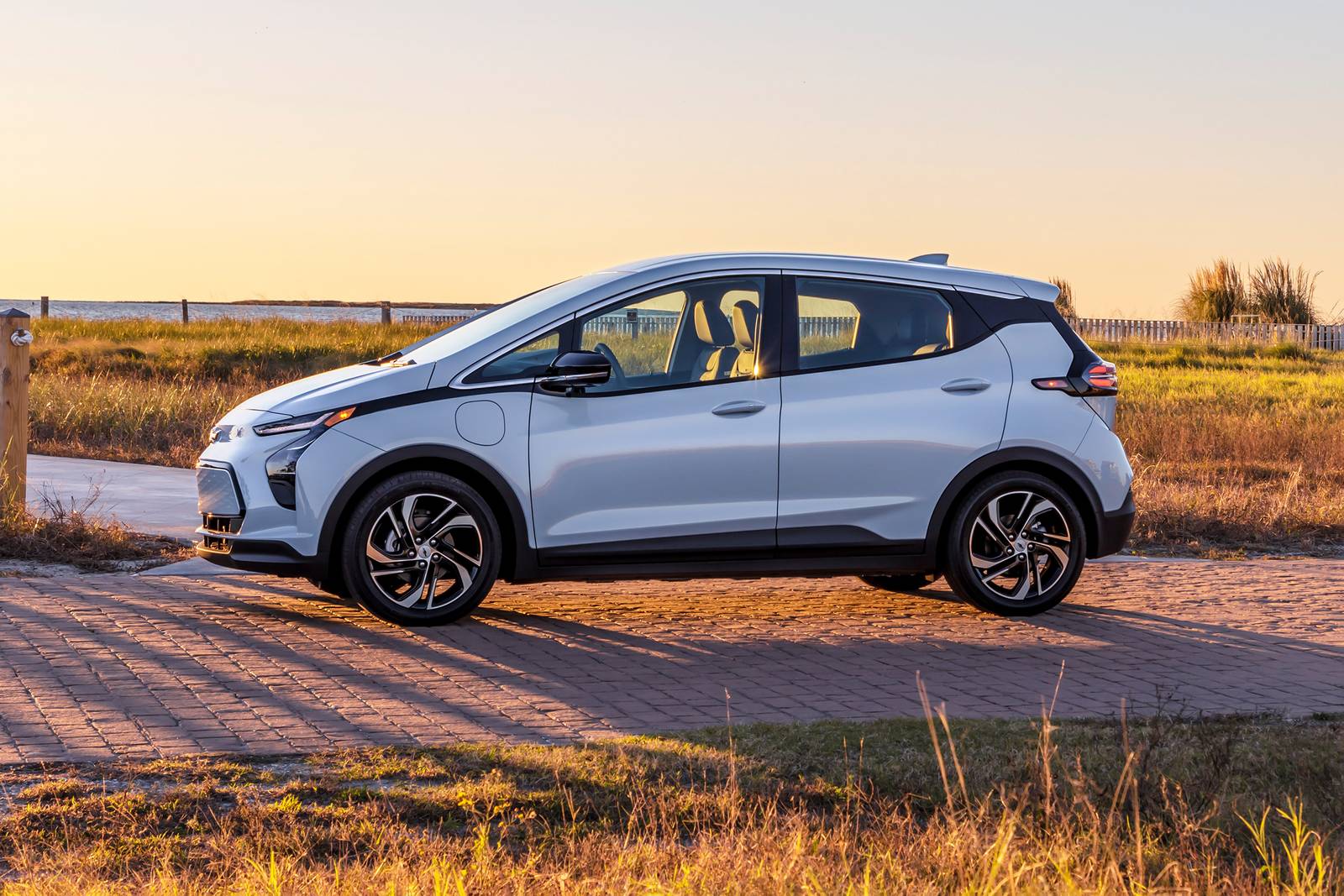 2023 Chevrolet Bolt exterior S