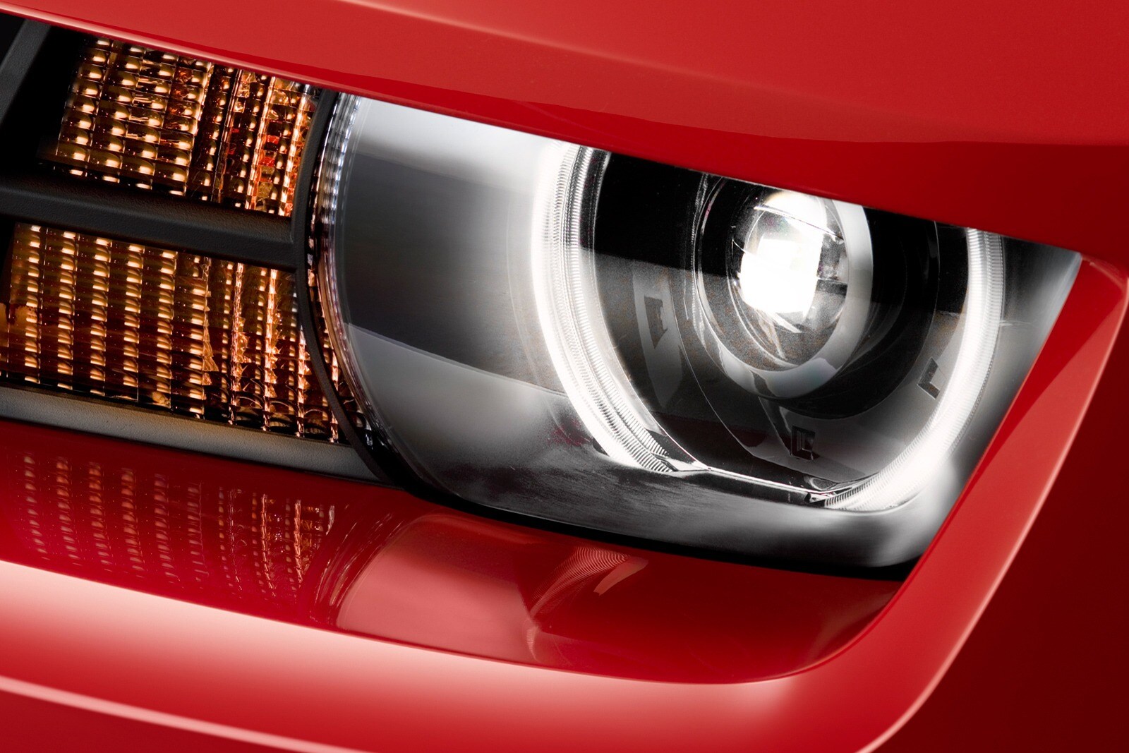 2010 Chevrolet Camaro front safety EDETAIL