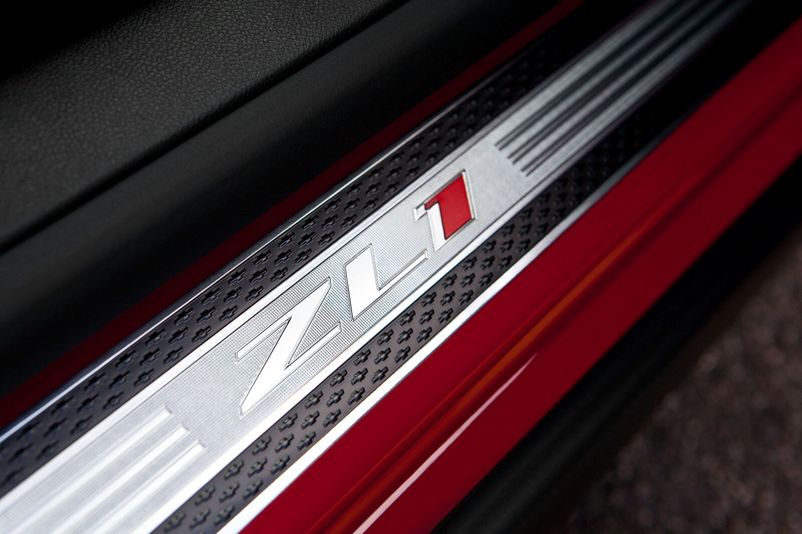 2012 Chevrolet Camaro front safety DETAIL