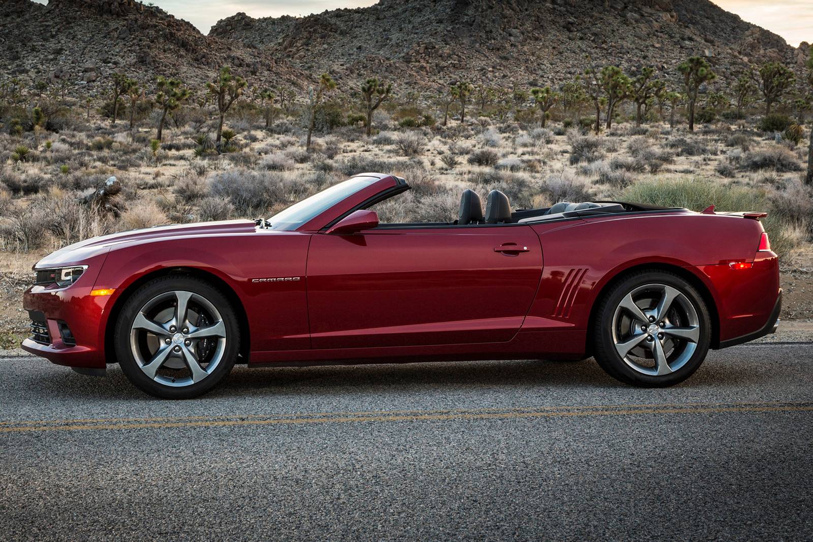 2015 Chevrolet Camaro exterior FQ