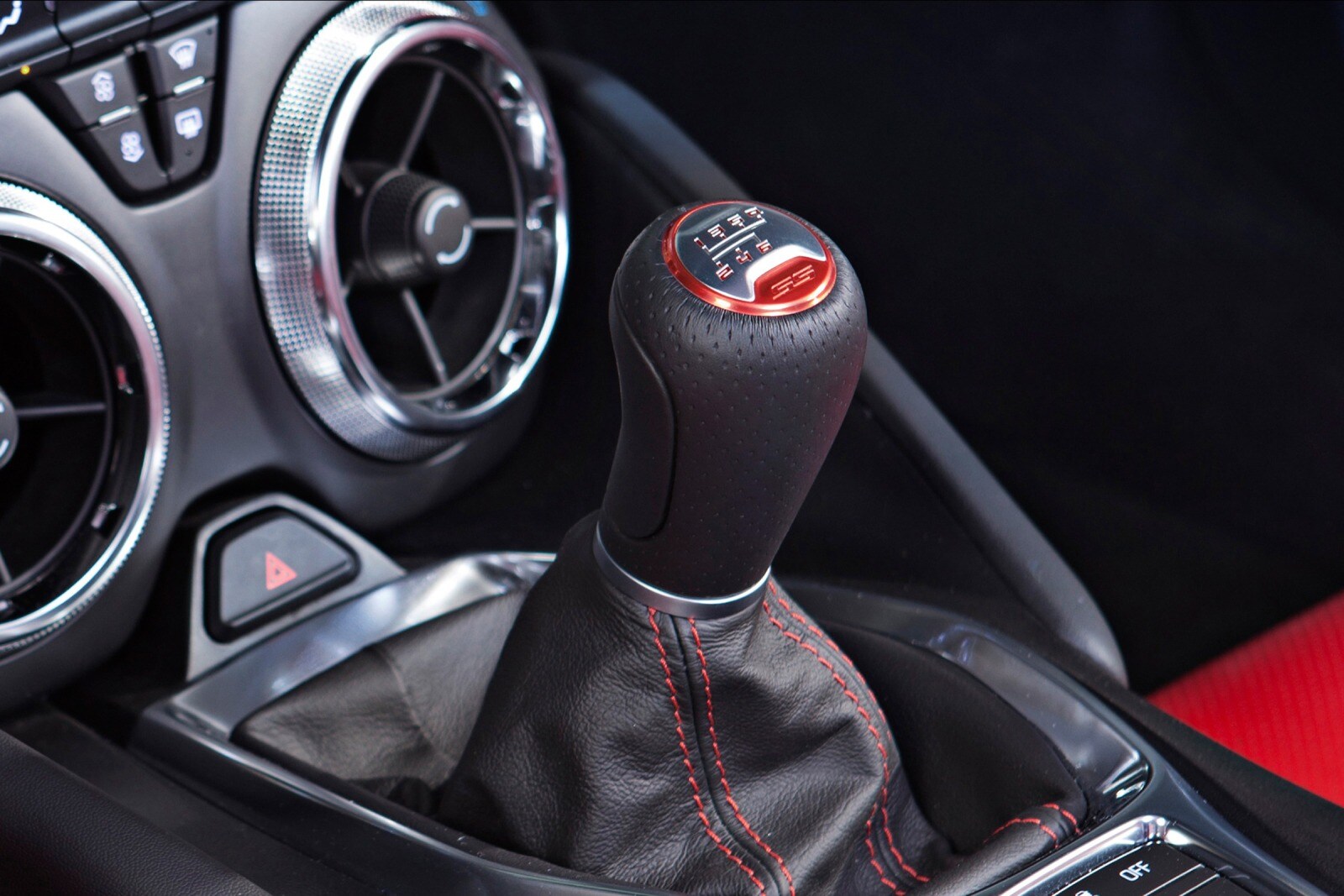 2018 Chevrolet Camaro interior SHF