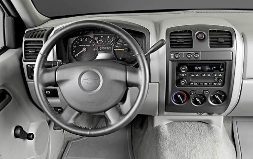 2004 Chevrolet Colorado interior D