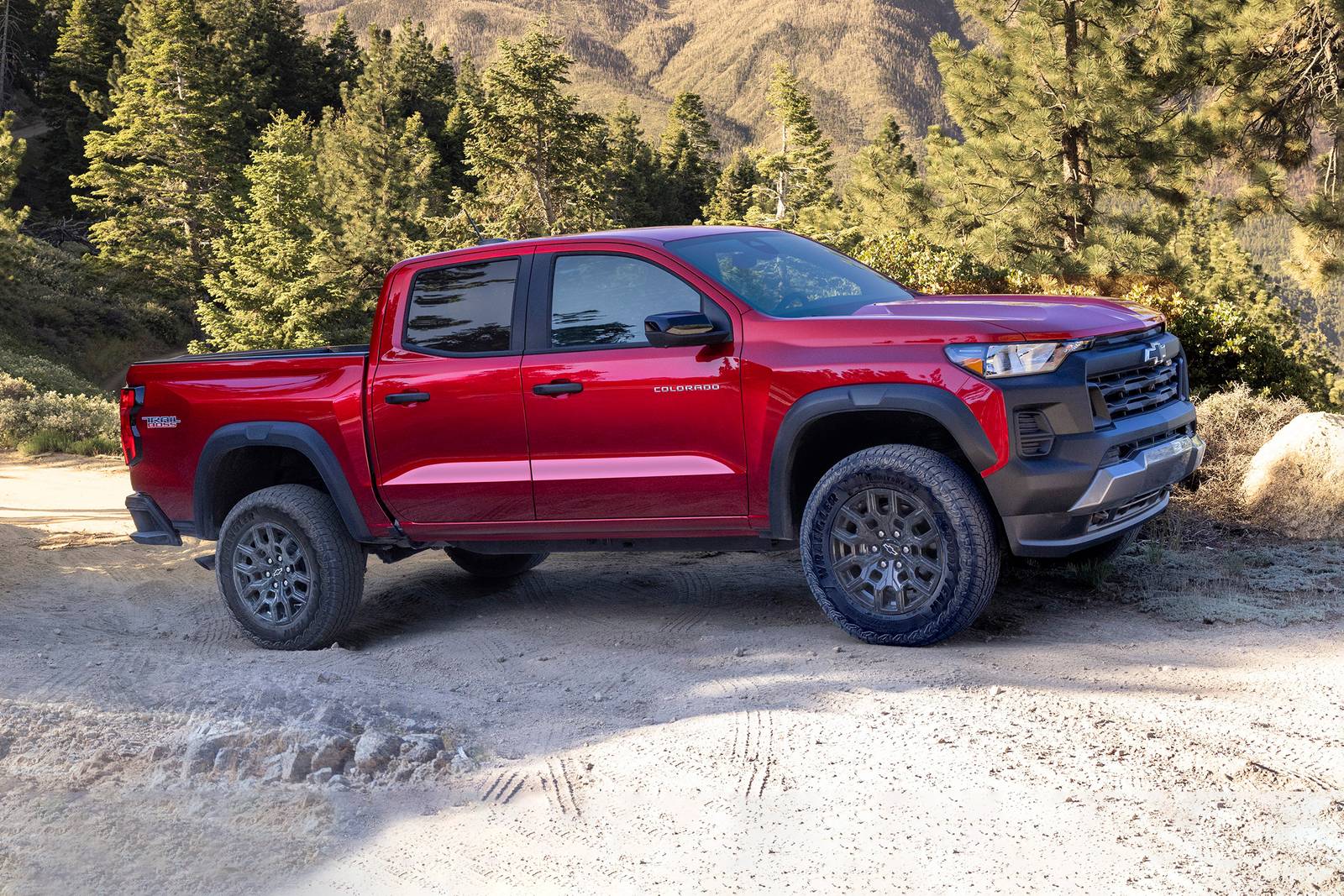 2023 Chevrolet Colorado — OEM photo 2