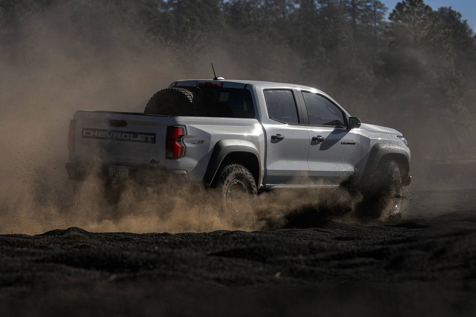 2025 Chevrolet Colorado exterior LIFE1