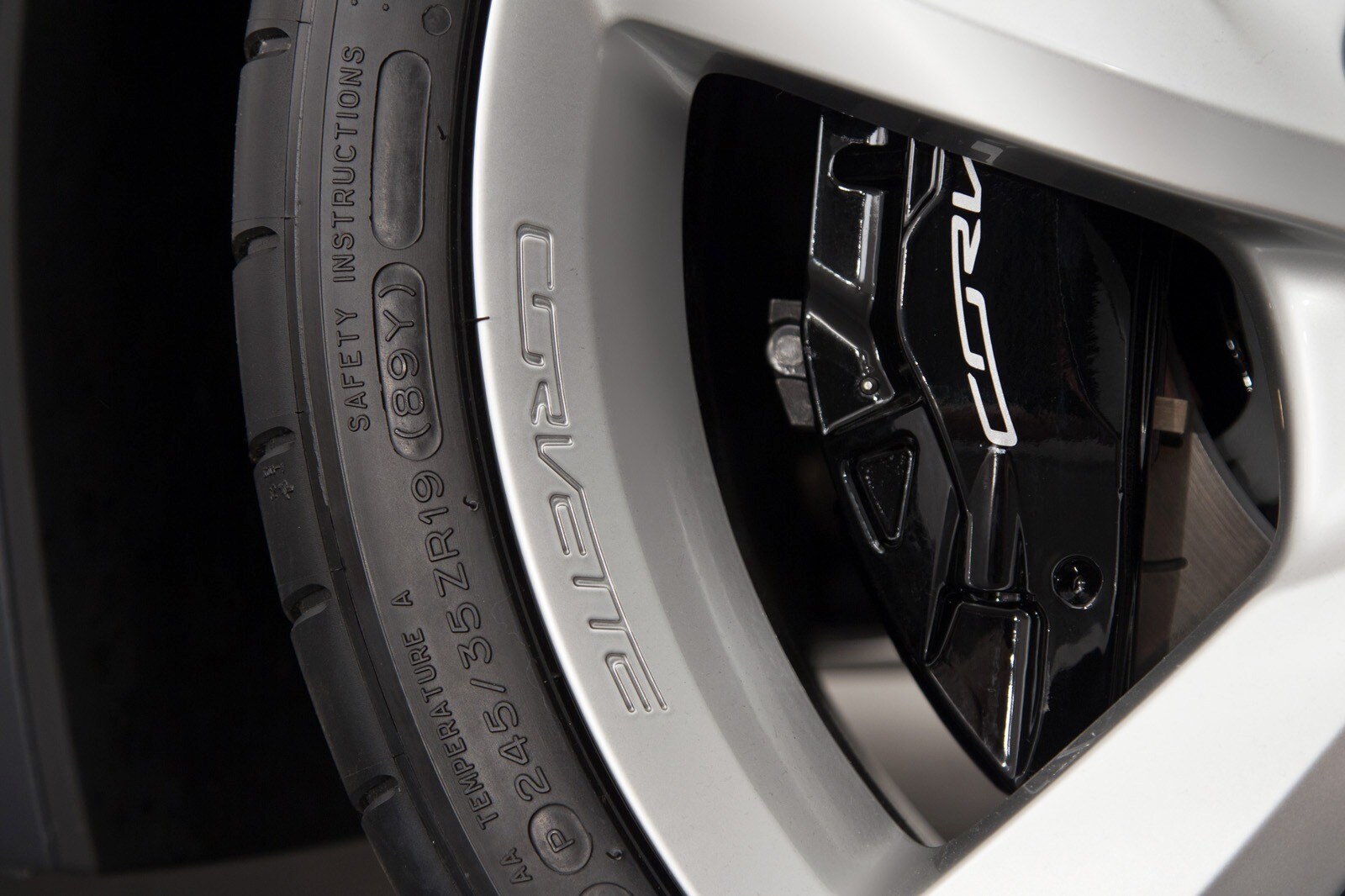 2014 Chevrolet Corvette exterior EDETAIL