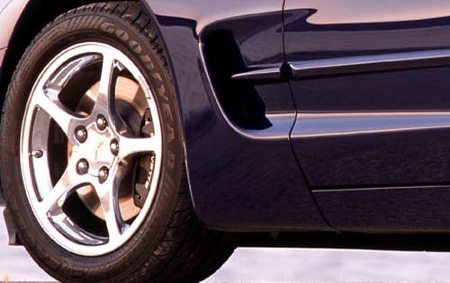 2004 Chevrolet Corvette front safety W