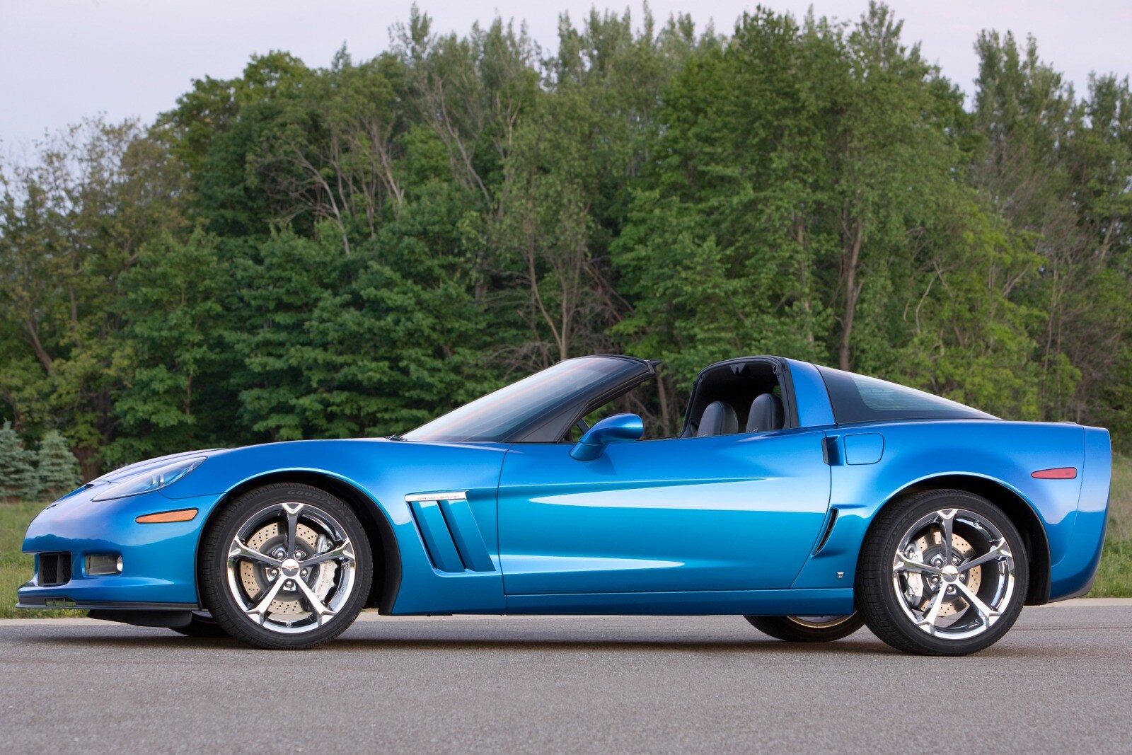 2010 Chevrolet Corvette exterior FQ