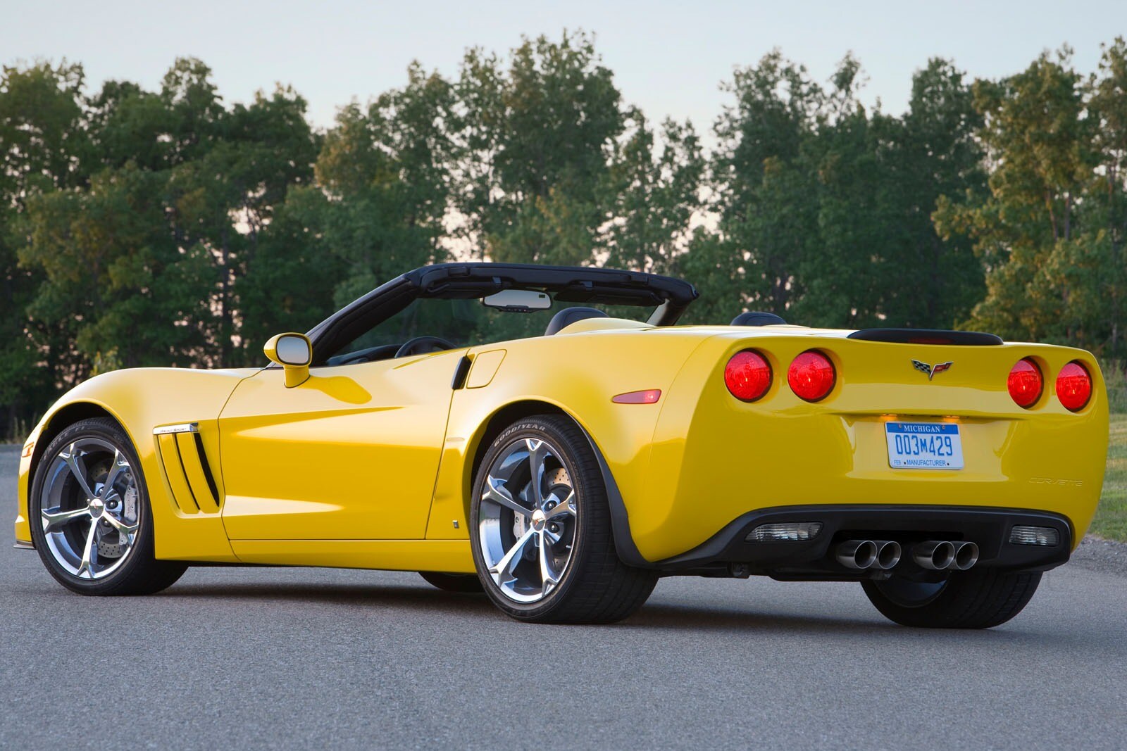 2013 Chevrolet Corvette exterior FQ